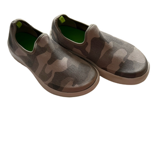 OOFOS Women’s Gray Camouflage Slip-On Sneakers Size 6